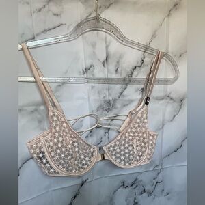 Victoria's Secret Lace Bra in Cream